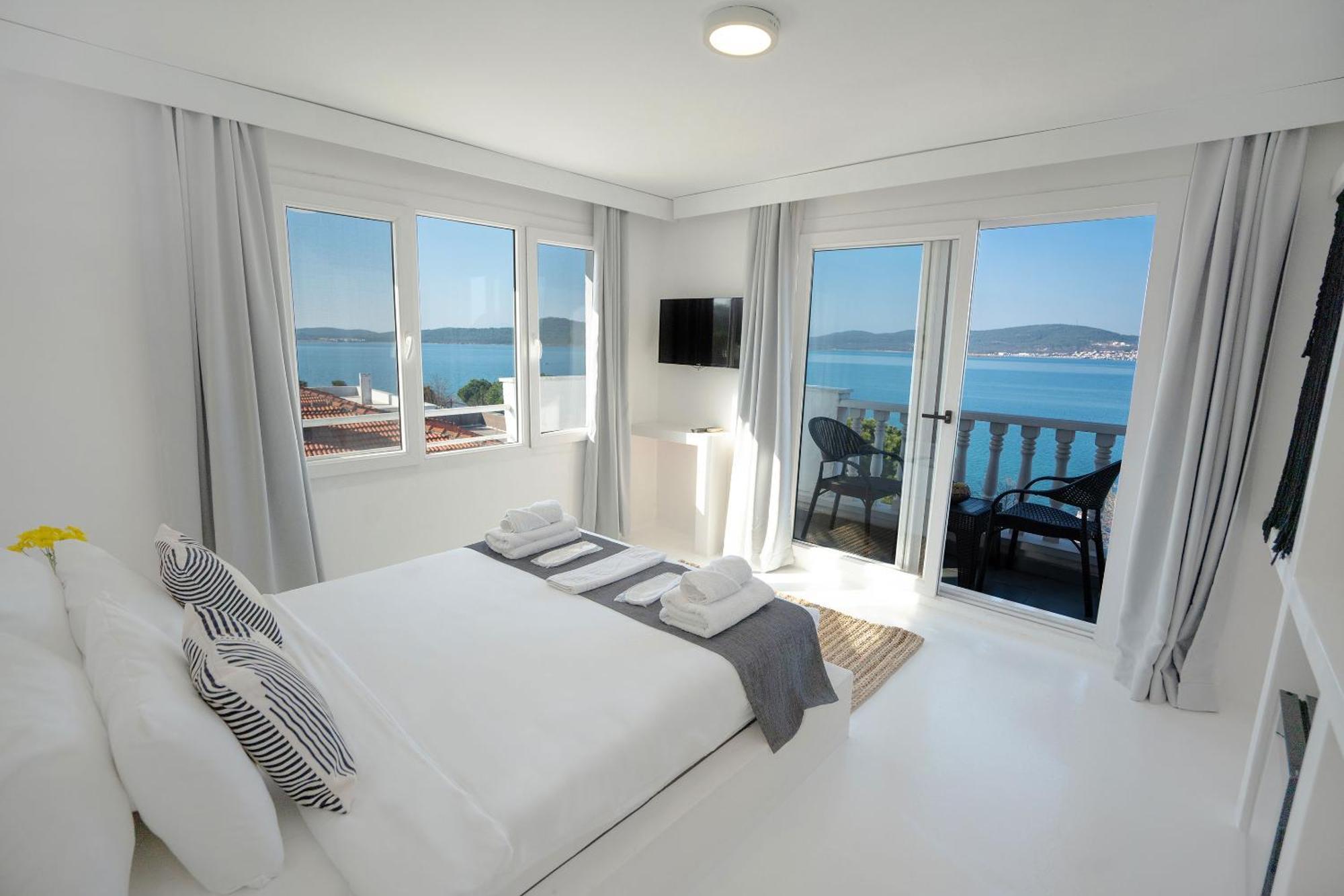 Camlik 87 Hotel Ayvalı